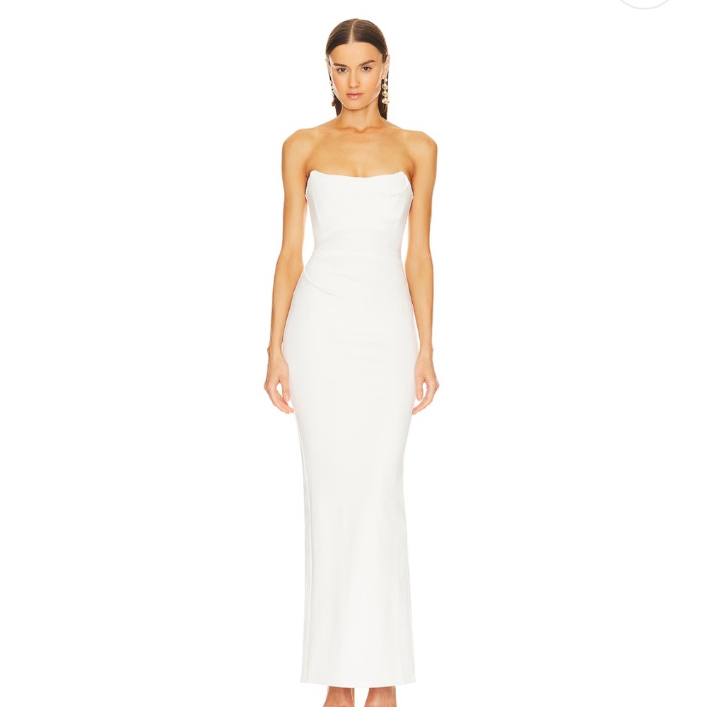 Elegant White Strapless Dress